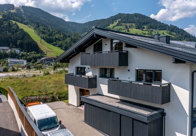 Ferienwohnung in Zell am See - Tevini Alpine Apartments - Glocknerblick, Balkon